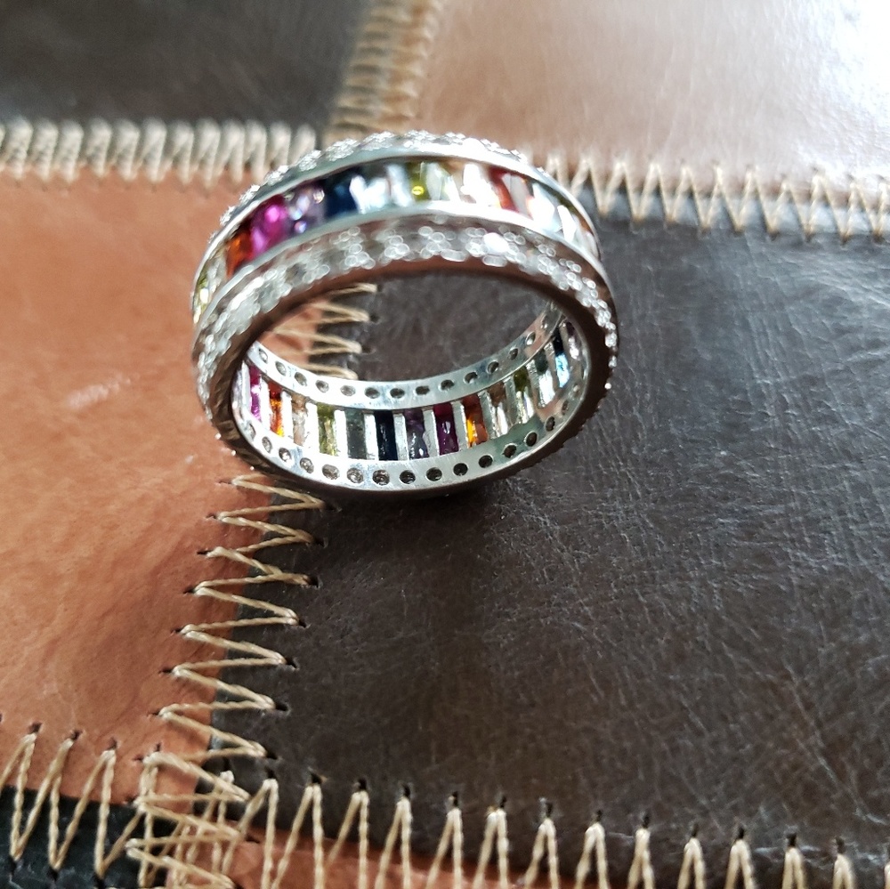 Stunning ring